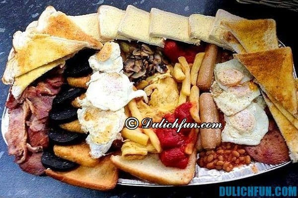 Bữa sáng kiểu Anh đầy đủ và sang trọng.