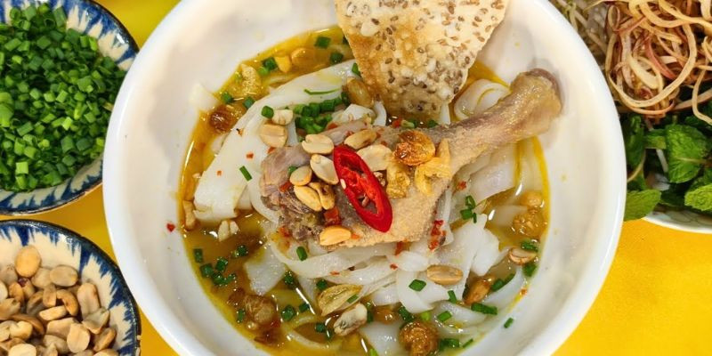 Mì quảng vịt hoàn thiện, thơm ngon, đậm đà.