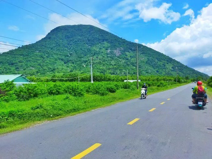 Tuyến đường thuận tiện để đến Chùa Bà Châu Đốc từ TP.HCM